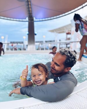 Alexa PenaVega Instagram - I don’t ever want this to end ❤️-> swipe to see if Rio is having a good time…. #familyvacation #cruiselife