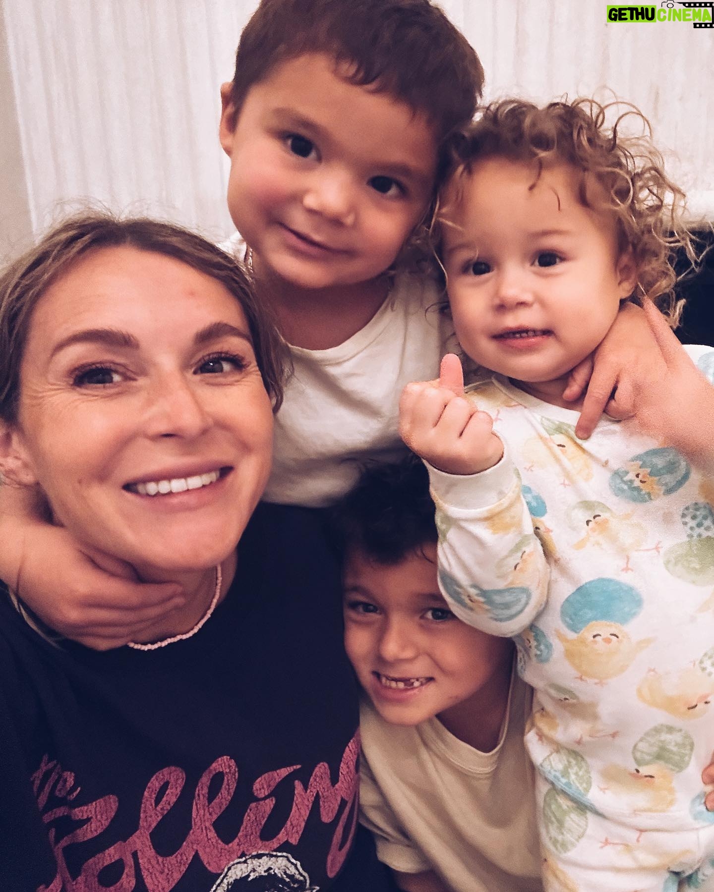 Alexa PenaVega Instagram - That last photo of Kingston though 🤣