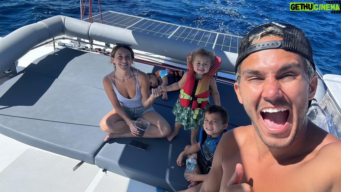 Alexa PenaVega Instagram - A perfect day on the water with the fam :) SWIPE -> to see Kingston living his best life 😂