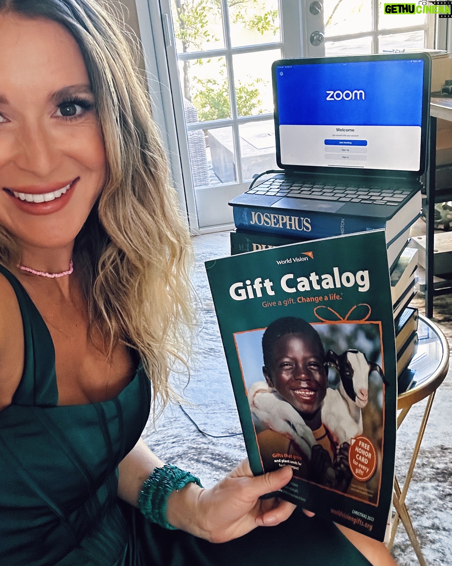 Alexa PenaVega Instagram - Shout out to @worldvisionusa for empowering families all over the world!!! ♥️♥️♥️ (thank you @azazieofficial for making me feel pretty for this special day!)