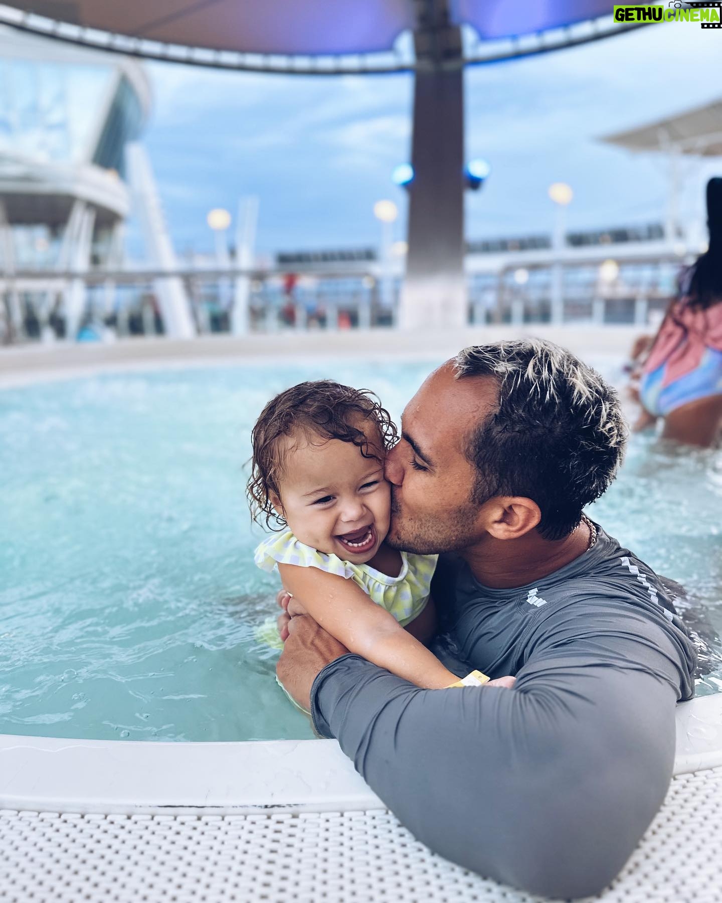 Alexa PenaVega - 80.5K Likes - I donโt ever want this to end โค๏ธ-> swipe to see if Rio is having a good timeโฆ. #familyvacation #cruiselife