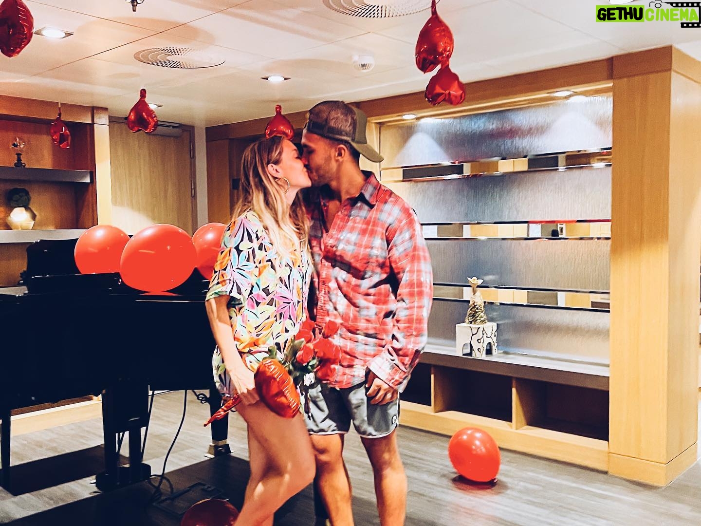 Alexa PenaVega Instagram - Hands down.. The BEST #valentinesday to date :)