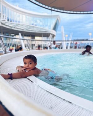 Alexa PenaVega Instagram - I don’t ever want this to end ❤️-> swipe to see if Rio is having a good time…. #familyvacation #cruiselife
