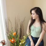 Alexandra Botez Instagram - Something that made me happy this week: being able to spend the lockdown at my parent’s place. I know it’s been a tough experience for many, but hopefully also humbling. It made me again realize how important it is to change my streaming lifestyle. Similar to lockdown, working from home, alone most days (other than brief chats with my awesome roommate because of our schedules). Getting caught up in work and often putting off social time. I finally started making progress on a healthier lifestyle as COVID-19 had its first cases in the city. The current situation is a reminder of what to value when things get back to normal, and luckily, I get to spend this time with my family. My heart goes out to everyone who is having a tough time, and I hope you can grow from it ❤️