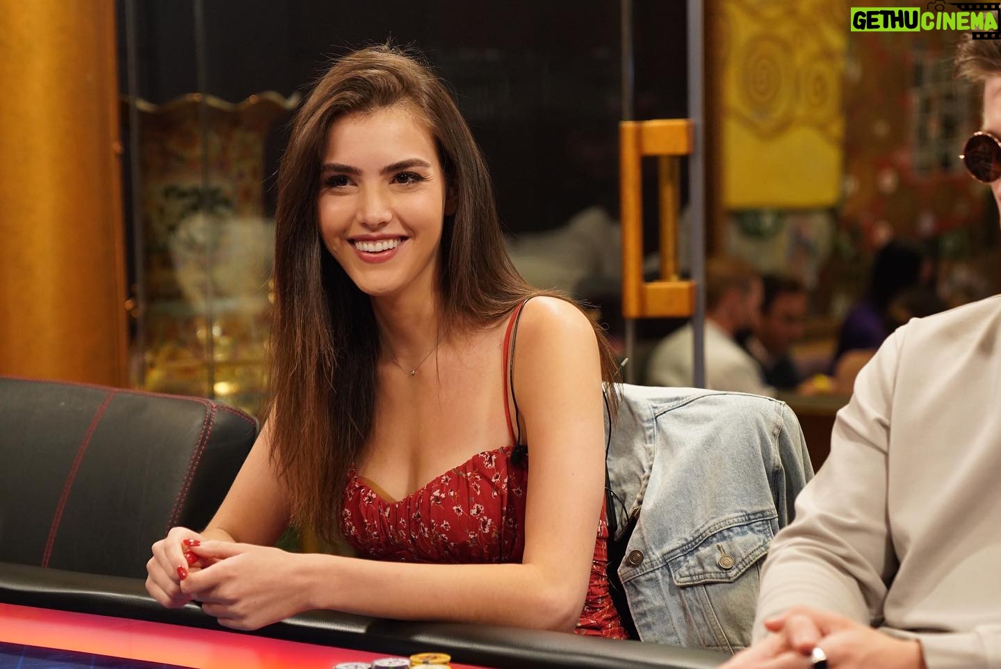 Alexandra Botez Instagram - More poker nights please