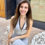 Alexandra Botez Instagram – Ever think about how much your environment impacts your state of being