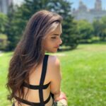 Alexandra Botez Instagram - NYC summers way too hot to not have a hair tie 🥵