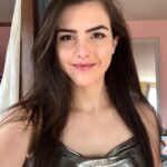 Alexandra Botez Instagram - Does staying at home make selfies acceptable again?