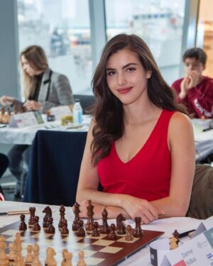 Alexandra Botez Instagram - At least the photos turned out good… Posting my game one recap on YouTube tomorrow! Didn’t go as I’d hoped but learning is progress
