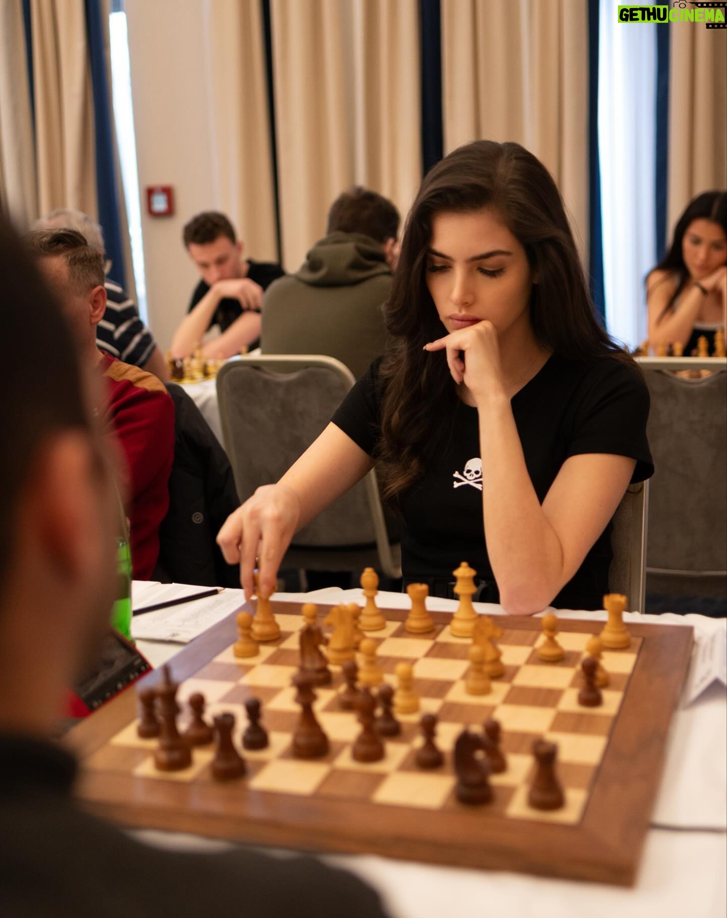 Alexandra Botez Instagram - Chess photo dump!! Next tournament in less than a week 🫡