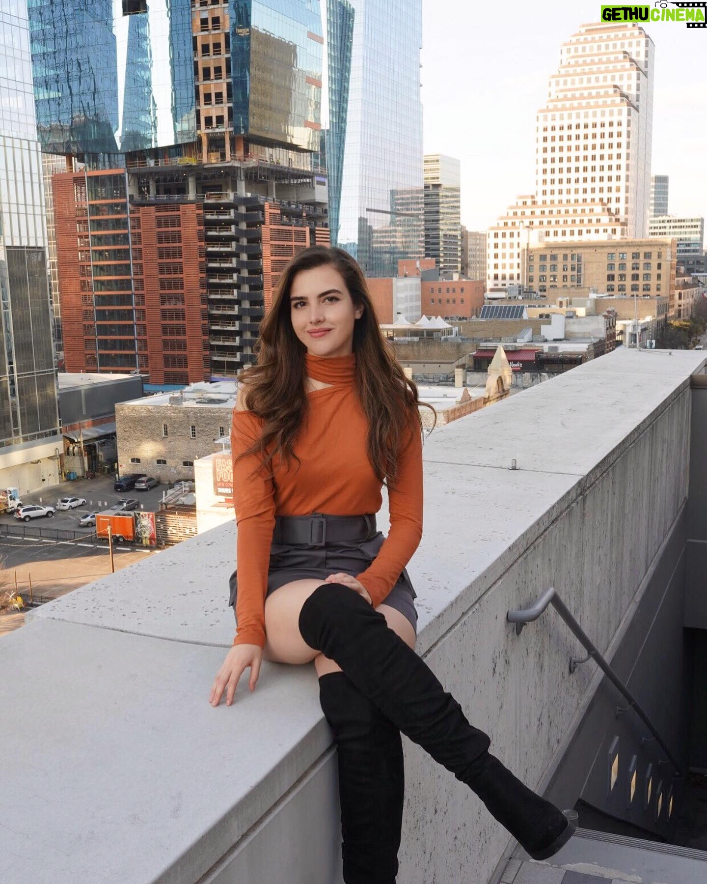 Alexandra Botez - 85.3K Likes - Wearing @YOOX and looking forward to joining a āAnd So Do Girlsā panel they are hosting with badass women šÆ @leticiabufoni, @zaralarsson, @yinkabokinni for International Womenās Day this Sunday at 1 pm ET on twitch.tv/botezlive #sponsored