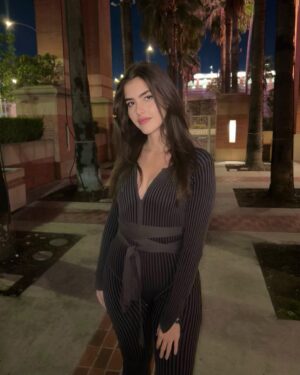 Alexandra Botez Instagram - Posting a few more from that night because I was really feeling this fit
