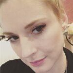Alexandra Breckenridge Instagram - It's the end of the day and my makeup is still holding strong thanks to Makeup by bean❤️🌈🌹 @shesabean