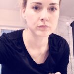 Alexandra Breckenridge Instagram – Wait wait wait. 💄
I made it better 🤣🤣
Getting ready for Sunday date night fast part 1
re-done… clè de peau  foundation
NARS seaside bronzer 
Stilla “kitten” shadow on lid 
And to be honest the brown color I put in my crease I’m not sure because I’ve had it forever and the label is rubbed off… 😬😂
Clinique chubby stick 13 mighty mimosa, I swear that’s the actual color. 
Stilla blush but the color is also rubbed off from travel 🤣
Tarte eyelash curler
Benefit gimme brow 
EyeKo fat brush mascara
#alexandrabreckenridge