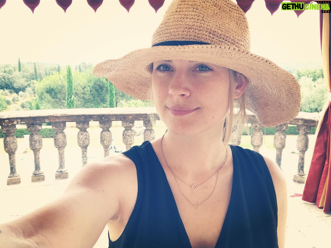 Alexandra Breckenridge Instagram - Hi there from Paradise 🌈