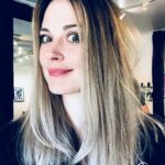 Alexandra Breckenridge Instagram - Mama needed a new Doo! First she cut Then colored Then colored some more Then styled 🌈 My gurl @kennedy_vandyke