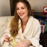 Alexandra Breckenridge Instagram – It’s so important as a mother to take time out for yourself and having two toddlers leaves little time for much else luckily Palmers Skin Therapy Oil is something easy I can do for myself everyday when I get out of the shower ❤️ leaves my skin soft and moisturized and has been amazing in helping reduce post pregnancy marks.  #palmersbelly#sponsored