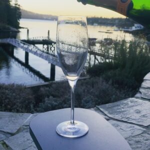 Alexandra Breckenridge Instagram - Cheers 🥂 
Happy Friday friends ❤️
Sending out all the light and love I have to offer you 🙏🏻 
Stay safe. 💜💜💜