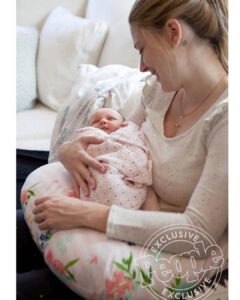 Alexandra Breckenridge Instagram - Here she is!!! Baby Billie!! 💕💋🌈 @people
