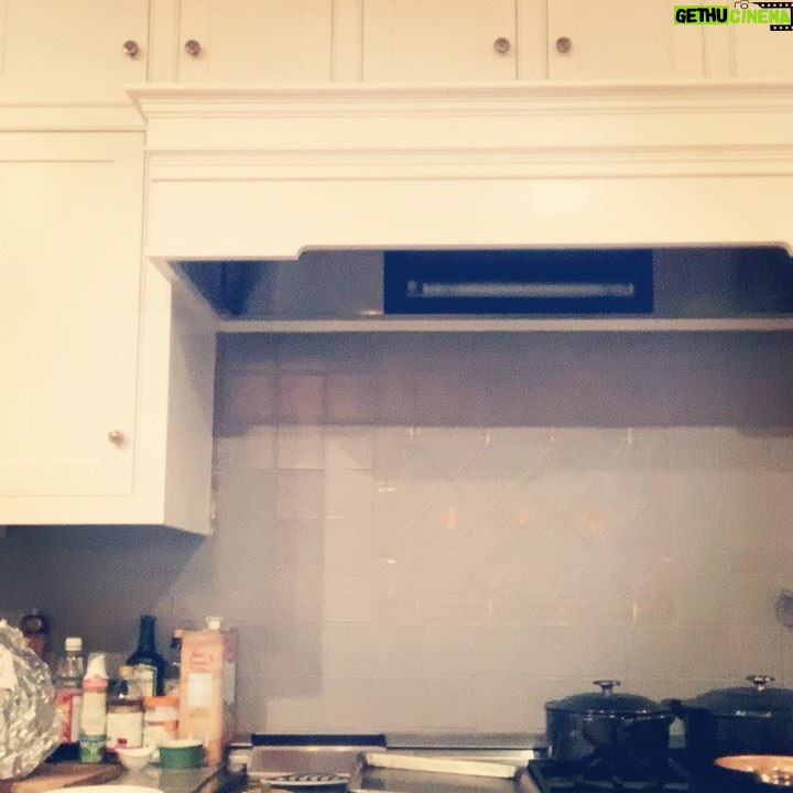 Alexandra Breckenridge Instagram - @martinhendersonofficial vs @alexandrabreck bread making....
