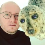 Alexey A. Petrukhin Instagram – ГЛАЗА — САМЫЙ ВАЖНЫЙ ОРГАН чувств человека, с помощью зрения мы получаем 90% информации из окружающего нас мира. При этом это уникальный по структуре и еще не до конца изведанный орган человека. Посмотрите вторую и третью фотографии и Вы увидите целую Вселенную, #космос 👌 Но на сегодняшний день #ученые открыли множество его тайн, а профессиональные #медики проводят операции невообразимой сложности. Хочу выразить огромную благодарность Московской Глазной Клинике @mgk_clinic 👈 за диагностику и лечение моей Мамы @babtoma (фотоотчет у неё на странице) 📸 Доверил врачам #МГК самое дорогое и не прогадал… Доктор Адам Дагаев оперативно подготовил Маму к операции, сотрудники клиники помогли оперативно сдать все анализы и тесты. Так мы не упустили время и сделали операцию в кратчайшие сроки 👌 Сейчас зрение Мамы улучшилось, неприятных ощущений больше нет, готовимся к следующим процедурам!
Всем #советую #проверено и #рекомендую не тянуть с обследованием, если Вас хоть что-то беспокоит 🙄  На 6-ой фотографии, которую я сделал в Клинике, видны разные виды #болезниглаз 🤦‍♂️ Надеюсь никто не найдёт у себя этих признаков 🤞 И кстати, люди, собаки и кошки – единственные, кто ищут зрительные подсказки в глазах других ☝️ а собаки делают это только, общаясь с людьми 🐕 . 
И ЕЩЁ, ДЛЯ ВАС, Други, всем, кто придёт в 👉 @mgk_clinic с паролем #режиссёр, скидка 20% на все виды обследования, а кто придёт с паролем #кинопродюсер скидка 21% 🥁 Будьте здоровы, и смотрите на мир здоровыми глазами 🙏 . 
#глаза #лечениеглаз #глазнаяклиника #здоровье #21 #АлексейПетрухин Московская Глазная Клиника ” Мгк”