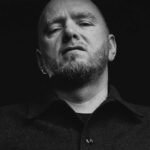 Alexey A. Petrukhin Instagram – СМОТРИМ НА ВСЁ СВЕРХУ! 🙋‍♂️ Вот что за слово такое – #ПРОБЛЕМА? Проблема – это всего лишь несоответствие между нашими желаниями и возникшими препятствиями… 🤷‍♂️ То есть: есть желание, и есть мешающие обстоятельства. Разрыв между ними и называется проблемой. Так ведь? Давайте вспомним пару-тройку мудростей на сей счёт! 👉 “Невозможно решить проблему на том же уровне, на котором она возникла. Нужно стать выше этой проблемы, поднявшись на следующий уровень” – писал #АльбертЭйнштейн. И лично мне, именно это напутствие Эйнштейна помогло в жизни уже много раз! 👉  ПОЧЕМУ для решения проблемы я советую посмотреть на нее «сверху»? ПОТОМУ что, чтобы решить любую проблему, необходимо найти ее причину – причину этого несоответствия между желаниями и обстоятельствами. А #причина – всегда в нас самих, поверьте. 👉  Надо научиться смотреть на свои проблемы «сверху», а часто даже достаточно просто посмеяться над ними или просто перестать думать о них… 👉 «Не тот борец, кто поборол, а тот, кто увернулся от борьбы» – гласит народная #мудрость. Но в повседневной жизни эта мудрость обычно забывается. И в результате получаешь «за что боролся, на то и напоролся»… 🤦‍♂️ .

ЗАПОМНИТЕ, Друзья, Ваше отношение к проблеме в корне меняет любую ситуацию. В какое русло – созидательное или разрушительное, негативное или позитивное – будут направлены ваши #эмоции, ваша #энергия, зависит только от Вас! Берегите себя и своих близких! 🤞
. 
#мысливслух #опыт #проверено #рекомендую #21 #АлексейПетрухин
.
За 📸 снизу спасибо @artemiev.pro & @anasta.photo 👌 Там где нет проблем