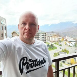 Alexey A. Petrukhin Instagram - ЛЮБОВЬ К РОДИНЕ – первое достоинство цивилизованного человека. И это так.

Удалось вырваться на три дня в горы, перевести дух, набраться сил перед очередным "забегом" в борьбе за Родину ✊️ 

Хочу выразить благодарность и уважение прекрасному месту Роза Хутор @rosakhutor за отличную организацию курорта 👏 Кто ещё не был, честно и настоятельно рекомендую! 

Отдельное спасибо классному отелю Rosa Springs @rosaspringshotel за гостеприимство, уют и комфорт 👌 Всё как всегда на высоте! Станции #Алиса в номерах - очень кстати!

Человеку нельзя жить без Родины, как нельзя жить без сердца. 

#Родина #РозаХутор #вгорах  #зимаблизко #горы #РозаПик #RosaSprings #RosaSpringsHotel