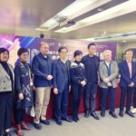 Alexey A. Petrukhin Instagram - #CSFF in #Shenzhen 🙋‍♂️ Немного деловых новостей из Китая в фотоотчёте! Несколько дней круглосуточной работы в китайском городе #Шеньжень в #Жюри на 10-ом Международном кинофестивале короткого метра, аналог нашего #Короче но международный 🤗 С огромным удовольствием посмотрел 10 документальных картин, 14 анимационных фильмов, 24 художественные работы и 50 интернет роликов из соцсетей, от первой до последней секунды 😉 Отборщики крутые, потому что это были мега приключения по всему миру через эти фильмы, вот бы нам так научиться отбирать работы 🤞 Кстати, организаторы привезли всех создателей со всего мира 🙏 Предложил коллегам, а это очень известные в Китае люди, свой вариант победителей, толкнул речь на час, и после 8 часов трений в Жюри, список победителей принят полностью 😉 Призы денежные, от 100 до 300 тысяч юаней 💥 Отдельное и огромнейшее спасибо лучшему проводнику по Китаю @tania_tsvi которая все эти 8 часов переводила весь этот наш спор ✊ Короткий отчёт закончил 🤝 #Китай #China #форум #конференция #кинофестиваль 皇庭V酒店