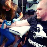 Alexey A. Petrukhin Instagram - #Tattoo again 🤦‍♂️ Сегодня в обществе #татуировка несет в первую очередь художественную ценность, с чем я сам не совсем согласен... Я уже много сделал себе тату, и всегда их связываю с важным для меня событием, чтобы придать ещё бОльшую эмоциональную ценность этого события, ну и это память, конечно... Для меня татуировка — важный и обдуманный шаг, который совпадает с определенным периодом в жизни... Каждая моя #тату определяет некий прожитый период и начало нового этапа, нового уровня в игре под названием #Жизнь ✊ Почему-то тату помогает почувствовать силу для жизненно важных, поворотных решений, является памяткой серьезных ошибок, а также вселяют уверенность в Пути! Первая тату у меня появилась в #21 год 😉 На мне футболка #НЕВИНОВЕН и это не случайно, сходите в кинотеатр, посмотрите этот фильм, и поймёте немного иначе что такое #месть 🤔 А если кто соберётся сделать тату, то пишите 👉 @alekseeva_tattoo я ответственно и смело #рекомендую 👍 Fox Box Tattoo