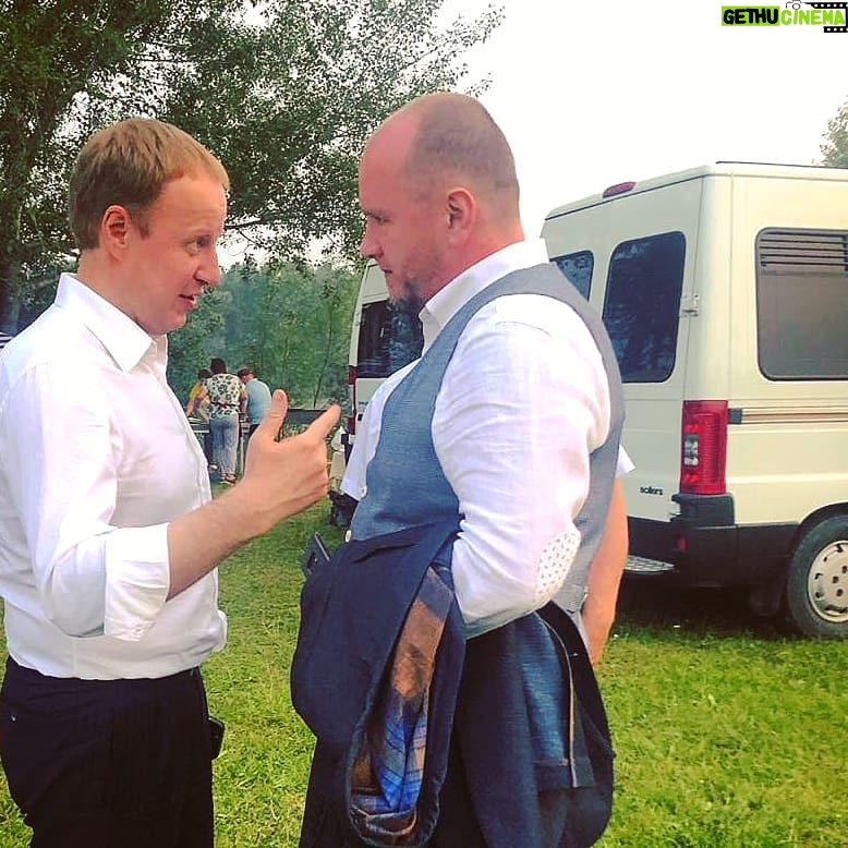 Alexey A. Petrukhin Instagram - #Алтай - место силы ✊ Переговорили с Губернатором Алтайского Края Виктором Петровичем Томенко @gubernator_tomenko о кино, и конечно, я поблагодарил Виктора Петровича за высокую оценку нашей картины #ПоследнееИспытание #Училка2 🙏 Мы с Командой #РФГ сейчас ведём подготовку к масштабным съёмкам на Алтае проекта "До полной Луны один переход" и надеемся быть взаимно полезными с Администрацией Края! 🤞 На второй фотографии с Министром Культуры Алтайского Края Безруковой Еленой Евгеньевной, с Губернатором, с Мережко Виктором Ивановичем и моей любимой Актрисой Анной Чуриной 🤗 Согласитесь, когда #Министр и #Губернатор лично присутствуют на открытии, на закрытии Фестиваля, на приёмах для гостей, это дорогого стоит! 💥👏 #ДоПолнойЛуныОдинПереход #АлтайскийКрай #ШукшинскийФестиваль #АлексейПетрухин Катунь