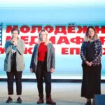 Alexey A. Petrukhin Instagram - #Yakutia #Aldan 👍 Открыли IV Молодежный #медиафорум Якутской Епархии в городе #Алдан 🤗 На фото в окружении Якутского Духовенства во главе с Архиереем Русской православной Церкви, архиепископом Якутским и Ленским, Владыкой Романом @arhiepiskop_roman 🤞 С Главой Округа и Главой города, и конечно, с потрясающей якутской молодежью ✊ Очень важное и нужное мероприятие, вдохновлен, заряжен, и счастлив стать частью этой миссии 🤗 Из минусов только одно, что в Австралию я быстрей добирался 🤦‍♂️ Но #ЗолотойАлдан стоит того! 😉 А от СМИ самый частый вопрос, разве совместимы кино и Церковь? 🤦‍♂️ А как Вы думаете, Други? 🤔 #ЯкутскаяЕпархия #РПЦ #молодежь #Якутия #Якутск #форум Aldan, Russia