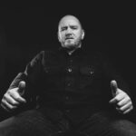 Alexey A. Petrukhin Instagram – БЫТЬ ТАКИМ ОСЛОМ НЕ КАЖДОМУ ДАНО… Вот Вам моя версия ослика 👉 …Однажды #осел упал в колодец и стал громко вопить, призывая на помощь. На его крики прибежал хозяин ослика и развел руками — ведь вытащить ослика из колодца было невозможно… Тогда хозяин рассудил так: «Осел мой уже стар, и ему недолго осталось, а я все равно хотел купить нового молодого осла. Этот колодец уже совсем высох, и я уже давно хотел его засыпать и вырыть новый. Так почему бы сразу не убить двух зайцев — засыплю-ка я старый колодец, да и ослика заодно закопаю». 

Недолго думая, он пригласил своих соседей — все дружно взялись за лопаты и стали бросать землю в колодец. Осел сразу же понял, что к чему, и начал громко вопить, но люди не обращали внимания на его вопли и молча продолжали бросать землю в #колодец. Однако очень скоро ослик замолчал. Когда хозяин заглянул в колодец, он увидел следующую картину — каждый кусок земли, который падал на спину ослика, он стряхивал и приминал ногами. Через некоторое время, к всеобщему удивлению, ослик оказался наверху и выпрыгнул из колодца! Так вот…

…Возможно, в вашей жизни было много всяких неприятностей, и в будущем #жизнь будет посылать вам все новые и новые. И всякий раз, когда на вас упадет очередной ком, помните, что вы можете стряхнуть его и именно благодаря этому кому подняться немного выше. Таким образом вы постепенно сможете выбраться из самого глубокого колодца вашей жизни…

Каждая #проблема — это камень, который жизнь кидает в вас, но, ступая по этим камням, вы можете перейти и самый бурный поток! Главное никогда не сдаваться! ✊ 

 #главноенесдаваться  #проблемы #решения #мотивация #чб #чембогат #времясобиратькамни #мысливслух #мысли #ожизни #притча #АлексейПетрухин Ферма “чудо-Ослик”