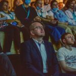 Alexey A. Petrukhin Instagram – КАК ВАМ ПЕРВАЯ ФОТКА С ВЫХОДЦЕМ ИЗ #КВН Антоном Каравайцевым @antonkaravaytsev? А слева выходец из #Тюмень Андрей Зубов @zubovbaza 😉 Смотрим работы студентов в качестве экспертов-жюри ✌ 

Провёл пару классных, интересных дней в уже любимом #РостовнаДону на @studvesna_rsm XXVIII Всероссийском фестивале «Российская студенческая весна»… Не спрашивайте почему осенью… 🤣 

На второй фотографии кипит обсуждение #жюри в составе – Зубов Андрей, Жалнин Тимофей, Каравайцев Антон, Засеев Заур, Малышева Ганна и Алексей А. Петрухин	! А рулит всем этим заседанием Ирина Саютина @irina_sayutina ✊ 

На третьей фотке часть ребят, кого жюрим! #Бойцы все! Всех поздравляю, увидимся на съёмочной площадке уже в ближайшее время! ✌

На пятой фотке Валентина @valya.martyushenko, координатор,  помогала мне ориентироваться в пространстве… Нужно было просто идти на её #смех! 🙋‍♂️ 

#студвесна #студвесна2020 #молодежь #РСМ #студенты #ргэу #ргэуринх Ростовский государственный экономический университет