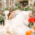 Alexia Mori Instagram - Les chroniques des Bridgerton nouvelle saison 😄 📸 @clairepenotphotographe 🌸 @lartquipousse.floraldesign