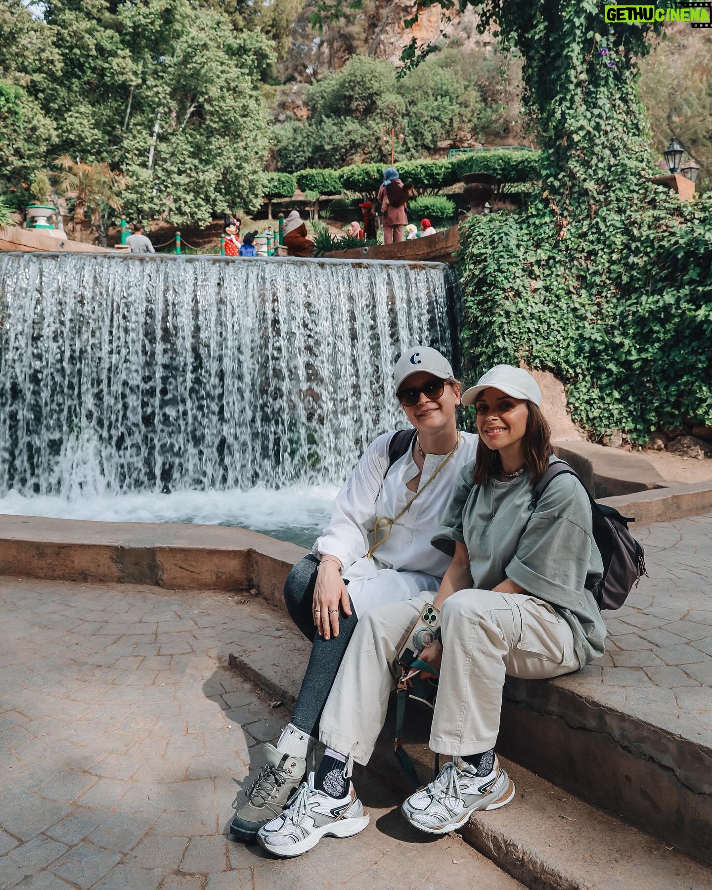 Alexia Mori Instagram - Nouvelle journée : 1 : Ain Assrdoun 2 : moment de partage 3 : rétention d’eau 😅 4 : Nono pâtissière 5 : petit déjeuner 🥰 6 : les polypes c’est pas cool 7 : c’est beau ! 8 : ca rend pas ce que je voulais 😂 9 : bientôt bilingue 10 : démarche influenceuse selon Camille
