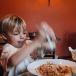 Alexia Mori Instagram - Jamais assez de parmigiano 🤌🏼🍝🇮🇹 Vous faites partis de la même team que Camille ? 🙈