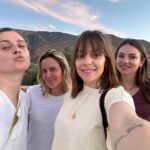 Alexia Mori Instagram - On finit la journée à Timoulilt Chez notre hôte Halima on est très bien accueillies tout le monde est vraiment très gentil. Et nous les filles on est tellement contente d’être ensemble on rigole tellement 😍