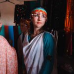 Alexia Mori Instagram - Pour l’inauguration de la coopérative, les Femmes nous ont demandé si elles pouvaient nous habiller en tenue traditionnelle, et nous avons accepté ☺️ Vous nous trouvez belles ?