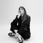 Alexia Mori Instagram - Je récapitule : Mardi 2 avril à 20h pré commande de ce nouveau modèle sur mon site pendant une semaine. Du 35 au 42 (chausse normalement prendre sa taille habituelle) son prix 149,90€ Livraison 6 semaines minimum 8 semaines maximum. Je suis très contente de ce modèle j’espère qu’il vous plaira autant qu’à moi 🖤🩶✨ www.alexiamorishop.com