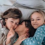 Alexia Mori Instagram - Obligé de faire cette trend j’étais trop curieuse de savoir ce qu’elles connaissaient 🙈 je suis rassurée quand même 😅