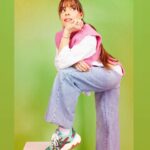 Alexia Mori Instagram - 1, 2 ou 3 vous préférez 💚🩷 ? J’ai trop aimé faire ce shooting 😍 Crédit photo : @caroline.lestienne