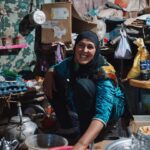 Alexia Mori Instagram - Nuit à Merzouga dans le désert du Maroc chez une famille de nomade très accueillante. Comme je disais en stroy j’avais le cœur très serré de voir leur quotidien si différent du notre. Ça fait beaucoup réfléchir. Merci Abbi pour ton sourire et ton accueil ❤️