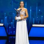 Alexia Putellas Instagram – Every season I aspire to give the best version of myself, but it’s not possible without the support of my teammates and each staff member who has helped me on this journey.  Thanks also to all fans for your support! I’m so grateful for being awarded again alongside other incredible players. 
#UEFAawards #WomenPlayerOfTheYear @uefa_official