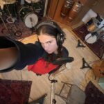 Alexis Jayde Burnett Instagram - my face cause i want to play you the music so bad im so sorry i know you guys are hungry