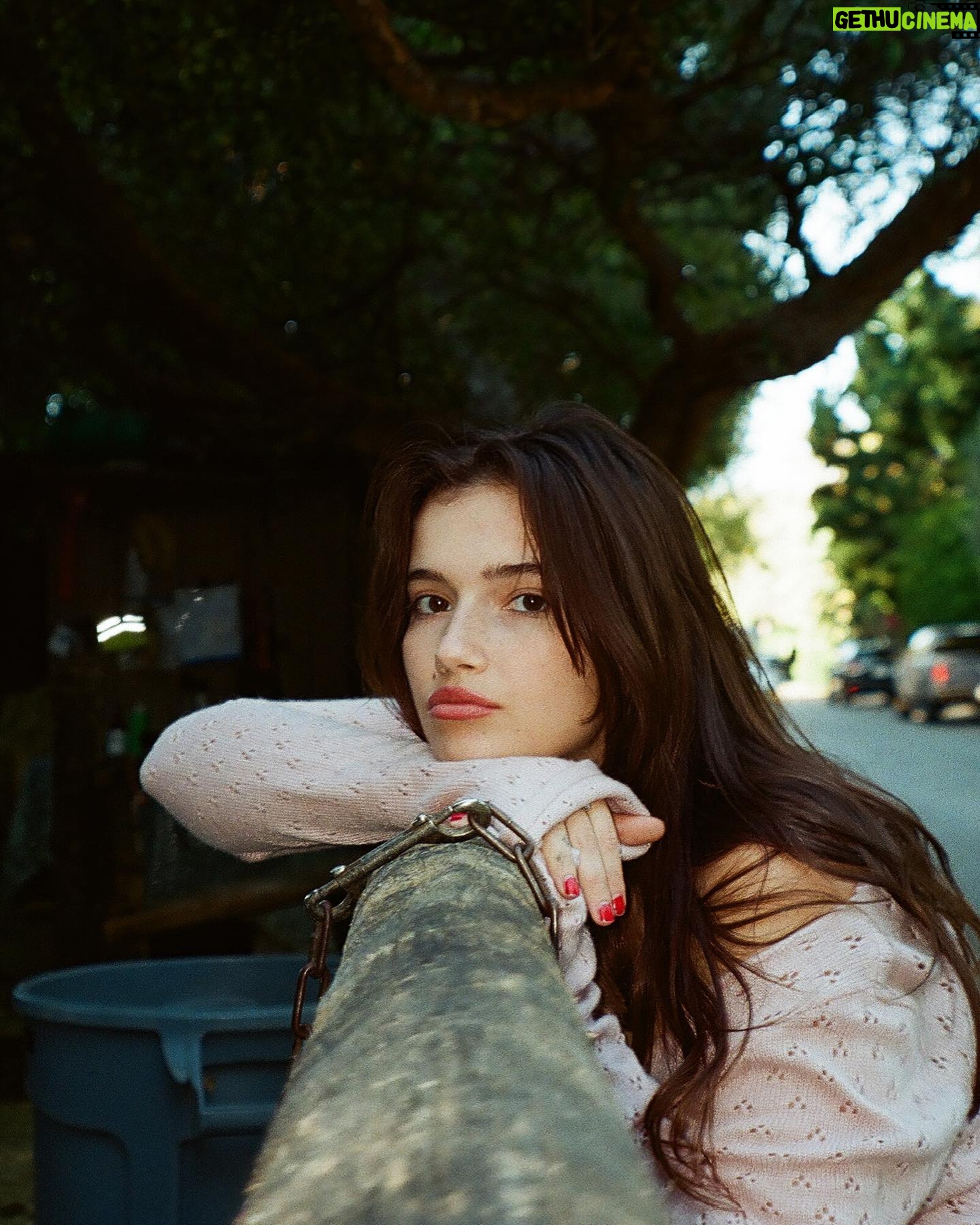 Alexis Jayde Burnett Instagram - okay now that the songs have been out for a week… which one is ur fav? came to the party for you, worried, or you just wanted sex?