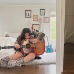 Alexis Jayde Burnett Instagram - this guitar knows everything