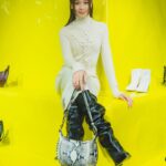 Ali Lee Instagram - Celebrating the grand opening of @isabelmarant with my all time favourite black n white🤍🖤 #isabelmarantLANDMARK #ALife