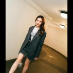 Ali Lee Instagram – Christmas is around the corner🎄🎄let’s sparkle like glitter✨

@SandroParis 
#SandroParis #SandroHoliday #FallWinter23 #FW23