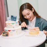 Ali Lee Instagram - 二三年度的聚會最後在一月進行了，多謝 @alilee_officialfanclub 每年的悉心安排，六年 不長也不短，把經歷的種種結集再鋪開，每步每印確令人動容，辛苦你們 每一位🤍 零碎原因，聚會比往年遲了點，卻發現依然看到來自五湖四海的你們。對你們的每一問都是這些年的疑惑，對我的每一答都是言行一致的純粹。真的 不遲不早，而一向邊走邊決定的我，繼續相信，最好的Timing 就是交給時間本身:)🍀 #withlove #ALife