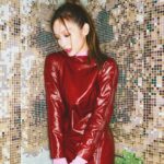 Ali Lee Instagram – 前陣子拍的照片，看相後造型師擔心大家接受不了這個我所以一直沒post.. 來到歲暮 就挑戰一下你們~

聖誕後 新年前來點不一樣，讓斷斷續續的不快變得不再一樣。;)

#ALife